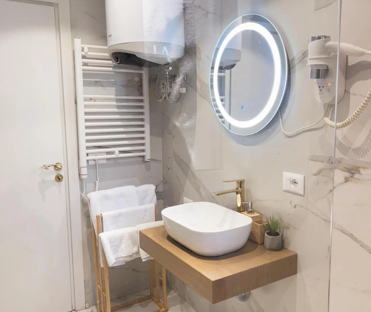 Bllok Scandi Apartments 1 Self-Check-In Tirana 0*,  Albania